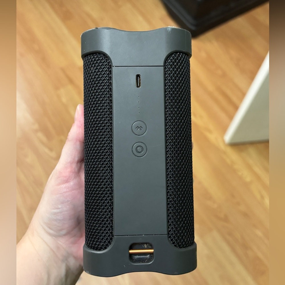 Skullcandy SKDY Terrain Portable Speaker - Picture 5 of 6